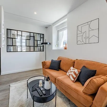 L'hermes, Raffine Et Elegant Segre